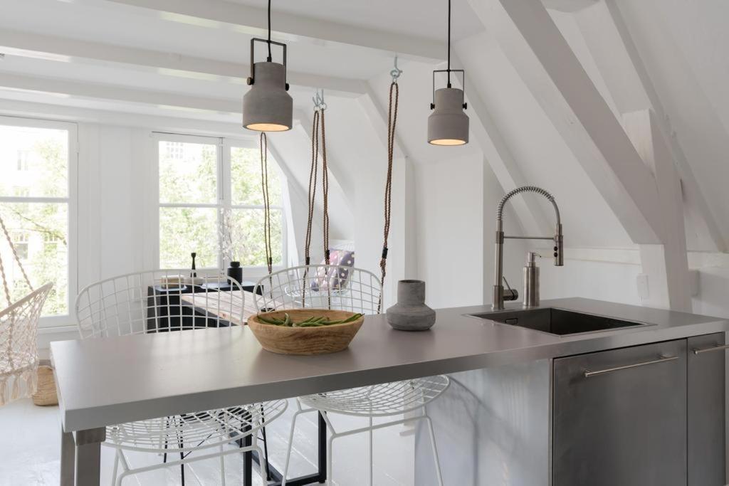 Two Bedroom Apartment In Historic Canalhouse From 1618 - City Centre Άμστερνταμ Εξωτερικό φωτογραφία